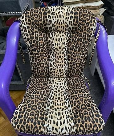 prodaja posteljine novi pazar: Jastuci za stolice sedište i naslon.Komplet udobnih,debelo punjenih — 3