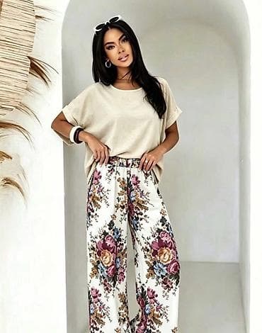 mindjuse cvet: Ženski komplet – oversized majica i široke pantalone sa floralnim — 3