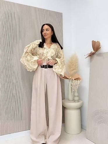 postavljene pantalone: 1650
E — 4