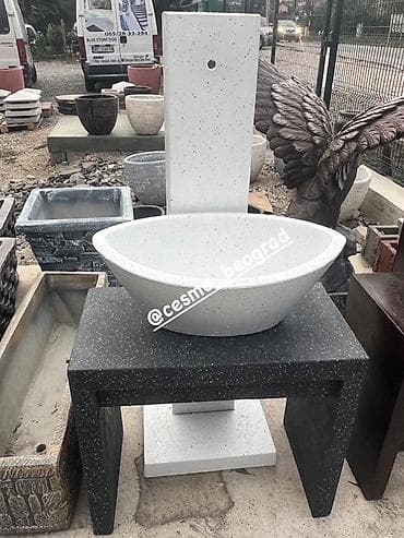 le silla beograd: Kamenka spoljašnja česma sa lavaboom i postoljem - Materijal: liveni — 1