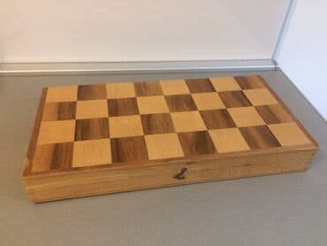 bicikle sa prednjim i zadnjim amortizerima: Sah iz 70-tih Drvene figure, drvena kutija 33x32.5cm Stanje kao na — 10