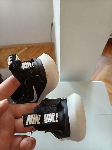 pepito haljine: Dečije patike Nike (model za mališane) - Boja: crna sa belim Swoosh — 2