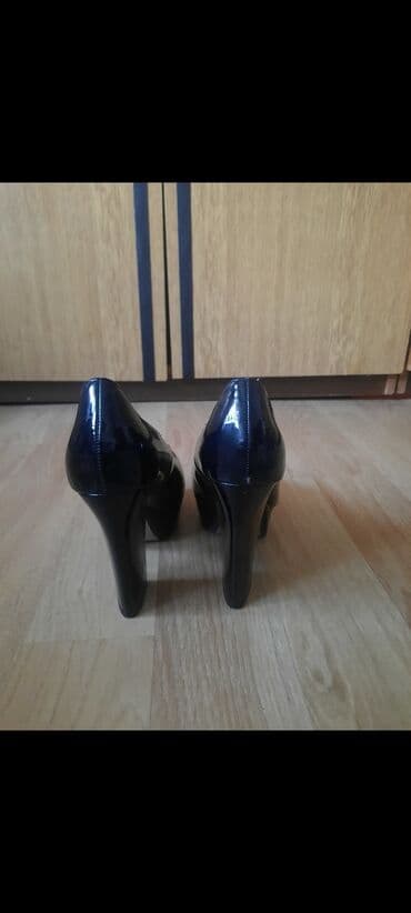 mokasine novi sad: Pumps, 38 — 4