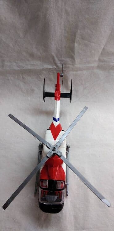 dečiji motor na akumulator: Dickie helikopter 26 cm. sa inercionim motorom,okrece se elisa,ima — 4