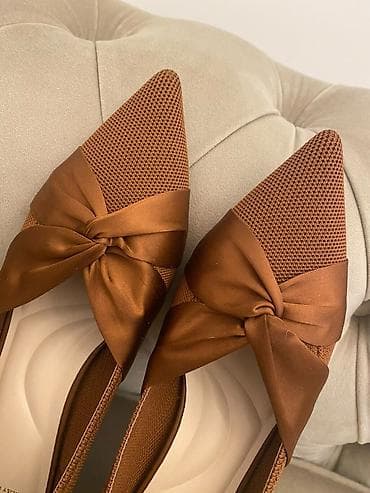 haljine safari stil: Elegantne ženske cipele na malu štiklu (kitten heel), u toploj — 2
