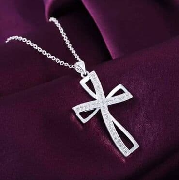 spavacice sa ogrtačem: Pendant necklace — 5