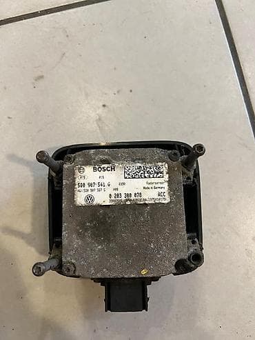 nalepnice za audi a4: RADAR ZA VOLKSWAGEN GOLF 7 - 5Q0907541G | Delovi za Golf 7 — 1