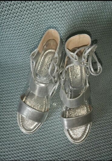 mokasine od prevrnute koze: Sandals — 4