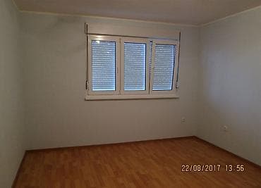 Reklamiranje, štampanje: Postavljanje laminata, vinil ploča sa profesionalnom opremom. Cena — 2