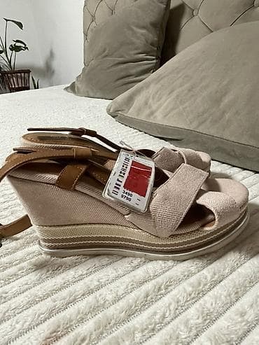 velicina 5 obuca: Sandale na punu petu (platforma) sa otvorenim prstima - Model — 1