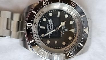 junghans satovi cena: Dva muška ručna sata – čelične narukvice 1) Sat sa crnim brojčanikom — 2