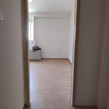 stan ruma prodaja: ​garsonjeru od 21m2 na odličnoj lokaciji u Ustaničkoj ulici (kod — 10