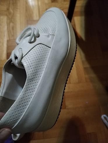 patike 2023 zenske: Bele koznezenske cipele /patike sa platformom. - Materijal: mekana — 2