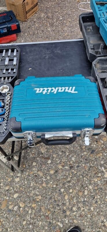 helicoil set cena: Makita profi set 
Cena 130€ — 3