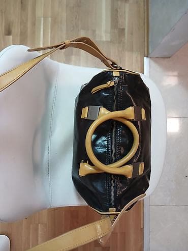 srca za kicanke: Kožna torba SimplyVera Vera Wang – crna sa konjak detaljima - — 3