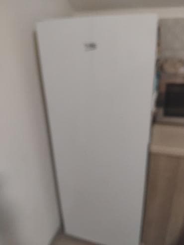 Tosteri: Beko samostojeći frižider – jednokrilni, bela boja. - Visoka, uska — 3