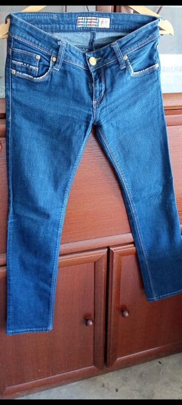 Women's Clothing: Burberry London ženske farmerke – tamno plavi denim - Kroj: uske — 1