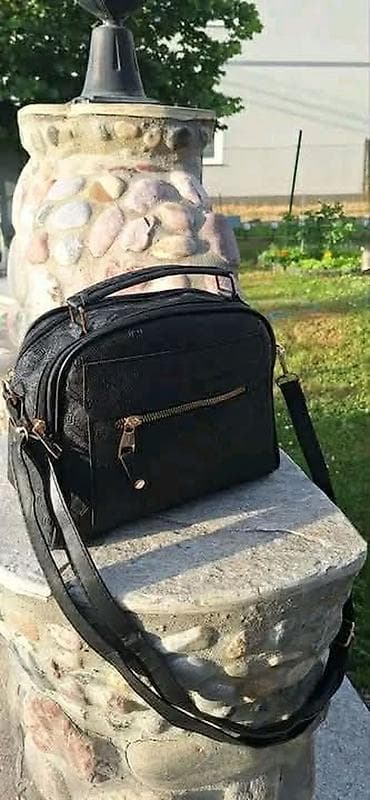 polovne zenske torbe: Torbe vise modela za svaki dan i posebne prilike. Materijali: veštačka — 4