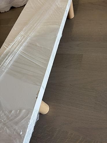 komode polovne: Polica za monitor ili nešto drugo, malo oštećena Dimenzije: dužina — 1