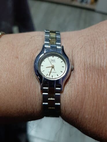 Zenski sat ispravan sat je original made in japan narukvica pasuje na