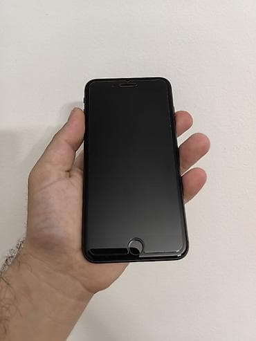 punjac za iphone 11: Iphone 8 plus sa 256gb memorije, Icloud free i otključan za sve mreže — 1