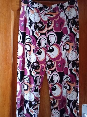 zara helanke: Ženske pantalone sa živopisnim printom - Model: ravne nogavice — 1