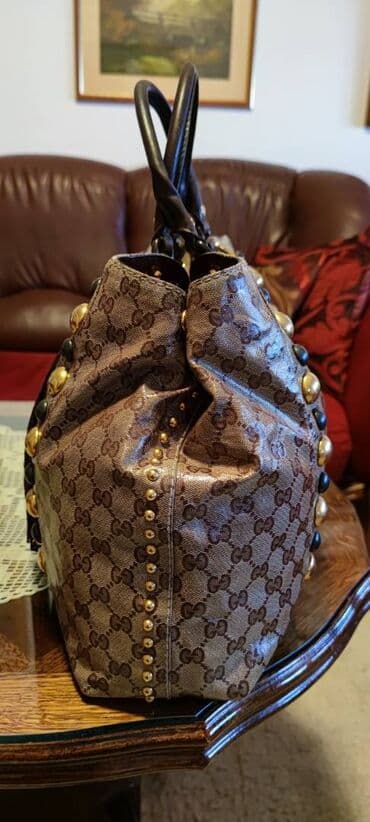 Ostali aksesoari: Gucci. Fantastična.

Bez ikakvih nedostataka.
45cm x 28cm x 10cm — 15