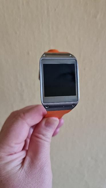 sipka za stvari: Samsung GALAXY Gear pametni sat – narandžaste boje - Ekran: kvadratni — 9
