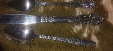 skakavac nož: Set starinskih escajga – kašike i noževi sa reljefnim floralnim — 2