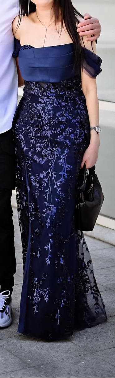 lagane letnje haljine: Elegantna večernja haljina – tamnoplava. - Model: duga haljina sirena — 5