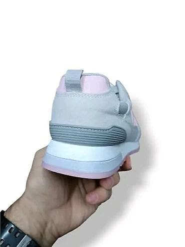 nike sunray 20: Adidas 🩷 2026
(36-41)

Cena: 3700 din
US🤍 — 2