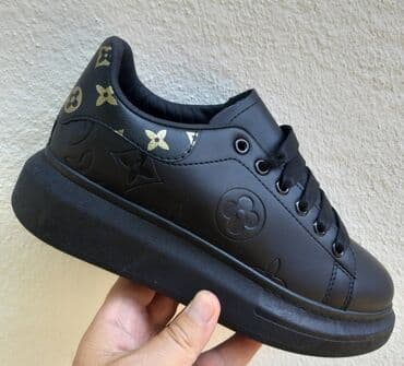 patike smederevo: 2200 — 1