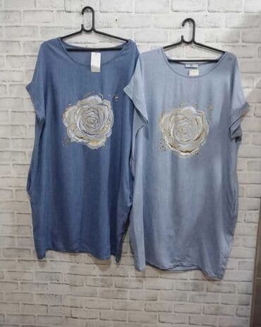 dzemper sa srcima: XL (EU 42), 2XL (EU 44), 3XL (EU 46), Floral, color - Light blue — 1