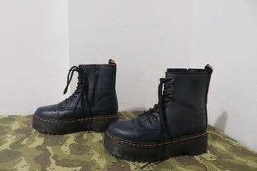 lara dresses new york: High boots, 37 — 3