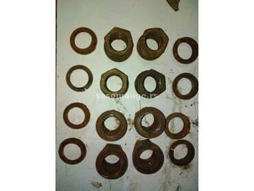 zimske gume novi pazar: 8 kom. navrtki M 20 mm OK 30, i 2 kom M 18 mm OK 27, sa feder — 2