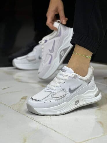 nike react 270: 40 — 4
