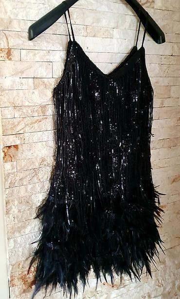 Crna mini haljina sa perlama, resema i perjem - Elegantna