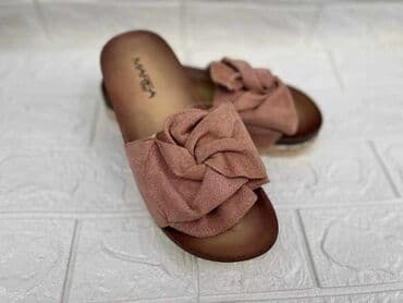 crocs zenske klompe: 36-40
1600 din
Roba sa kosova — 3