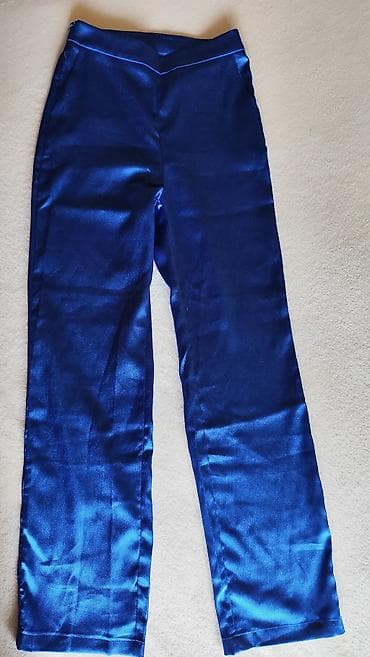 poderane farmerke: Ženske satenske pantalone – kobalt plave - Materijal: glatki, sjajni — 2