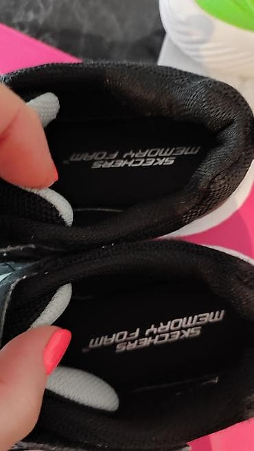 saucony patike iskustva: Skechers dečije patike – crno‑bele - Model sa elastičnim pertlama i — 5