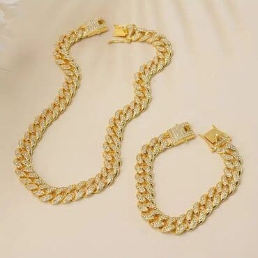 Jewellery: 2200 — 4