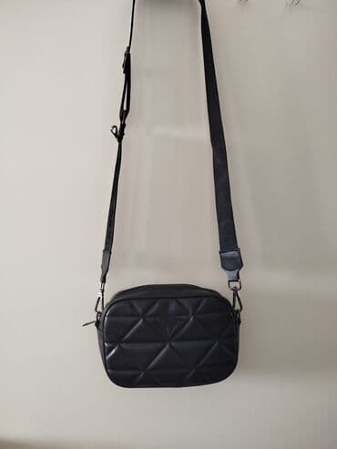 armani torbice zenske: Torba za rame, Guess, Materijal: Lakovana koža — 1