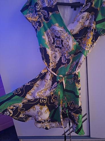 Ženska haljina na preklop sa kaišem – barokni print - Kroj: na — 1