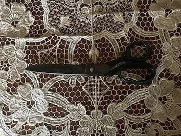 Šrafcigeri: Predratne krojacke makaze 
Vek trajanja neogranicen — 1