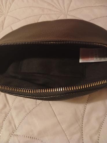 brojanica za bebe: Crna torbica preko ramena/struka (belt bag/bum bag) od teksturirane — 2