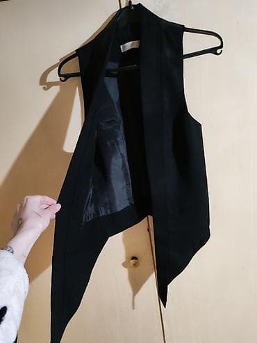 ogrlica sa biserima: Ženski prsluk – BON’A PARTE Womenswear - Boja: crna - Model: dug — 2