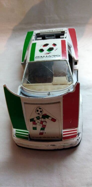 vw buba maketa: Burago Testarosa za delove — 2