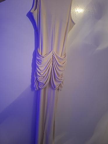 Boohoo “Ruched Twist Detail Racer Neck Maxi Dress” – krem - Model — 3