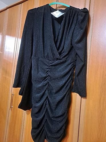 ugg crne papuce: Haljina crna NOVA sa diskretnim sjajem, iz Italije, NIKAD OBUCENA — 2