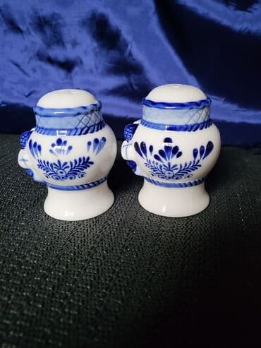 silikonski set za kuhinju: Slanik nov delft holandski rucno oslikan iz 70ih. Mere za jedan,drugi — 5